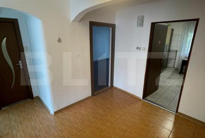 Apartament cu 3 camere decomandat, mobilat în Zorilor