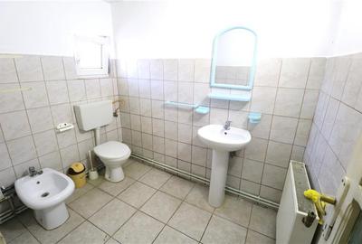 Apartament cu 3 camere, centrala proprie , zona Mehala - 9