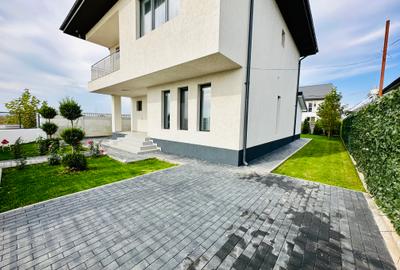 Casă cu 5 camere în Berceni