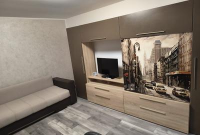 Garsonieră decomandată, mobilată în Central