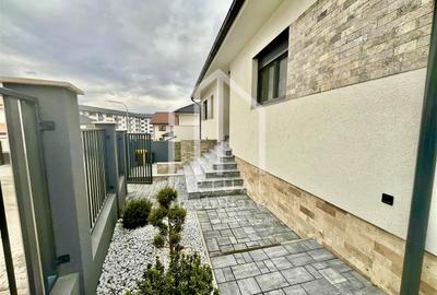 Casa individuala superba in Selimbar- 4 camere, 2 bai, garaj, terasa - 7