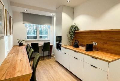 Apartament cu 4 camere decomandat, mobilat în P-ța Victoriei