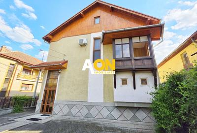 Duplex mobilat, utilat, 4 camere, garaj, zona exclusivista, Cetate - 1