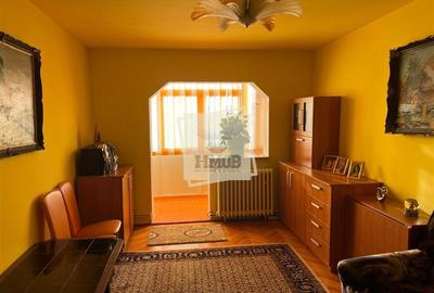Apartament cu 3 camere decomandat cu balcon in Vasile Aaron - 8
