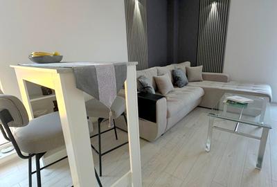 Apartament cu 2 camere decomandat, mobilat în Băneasa