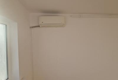 Navodari (Sud)- 2 camere decomandate, centrala gaze, liber -65.000euro - 4
