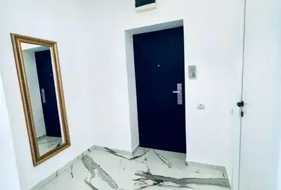 Apartament cu 3 camere decomandat în Titan