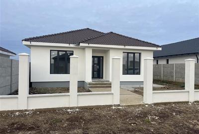 Casă individuală cu 3 camere în Sântandrei