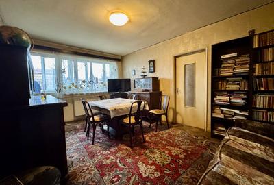 Apartament cu 3 camere în P-ța Victoriei