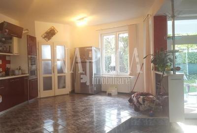 Casă cu 6 camere în Bună Ziua