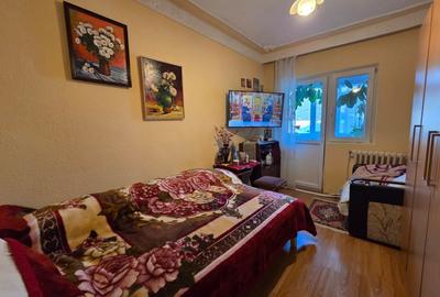 DE VANZARE-APARTAMENT 4 CAMERE-DECOMANDAT-DACIA - 1