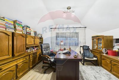 Casă / Vilă cu 5 camere de vânzare în zona Central - 16