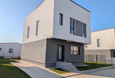 Casă individuală cu 4 camere în Tunari