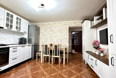Apartament 3 camere, 2 balcoane inchise, loc de parcare, zona Junior - 1