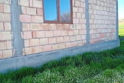 Casa noua, 130 mp, teren 5693 mp, la drum european, Bradesti - 5