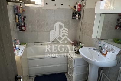 Apartament 3 camere de vânzare – Micro 5/1, Bd. Traian - 7