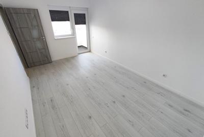 Ap 2 cam LA CHEIE geam baie, decomandat, lift, 2x 14 mp /camera, balcon mare - 4