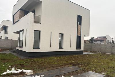 Casă individuală cu 4 camere în Berceni