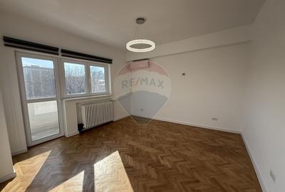 Apartament 4 camere de închiriat – Bd. Unirii / Str. Vulturilor 25 - 21