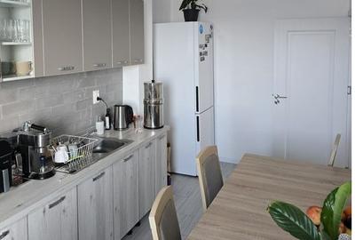 Apartament cu 3 camere decomandat, mobilat în Ampoi 3