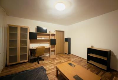 Apartament cu 2 camere semidecomandat, mobilat în Complex Studențesc