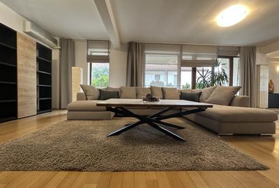 Apartament cu 4 camere decomandat, mobilat în Herăstrău