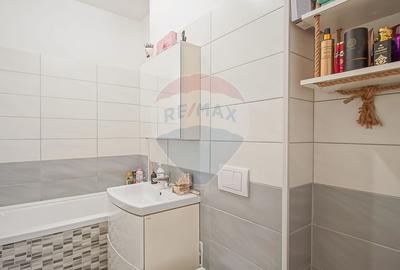 Apartament cu 3 camere de vânzare în zona Tractorul - 7