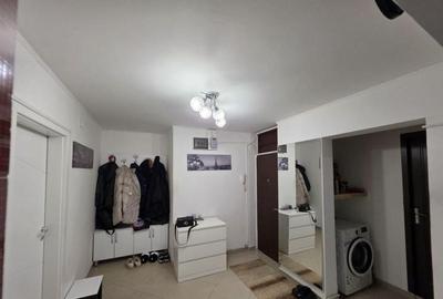 Apartament -4 camere - semidecomandat - Berceni - 4