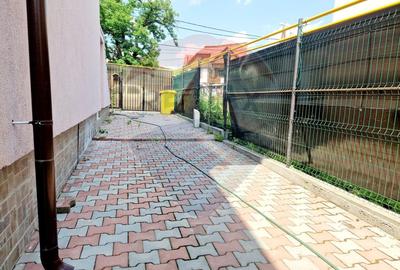 CHIRIE - Casă  4 camere , curte ,  zona LPS - 17
