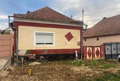 Casă individuală cu 2 camere în Cihei