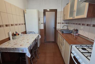 Apartament 3 camere de vânzare, et 3, zona Cina Rm Vâlcea - 2