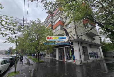 Apartament cu 2 camere semidecomandat, mobilat în Central
