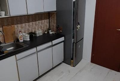 Apartament  3 camere decomandate, et.1, zona Soarelui - 8