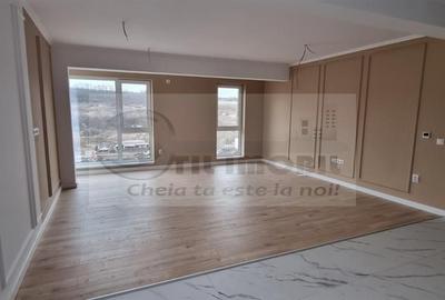 Apartament cu 3 camere decomandat în Păcurari