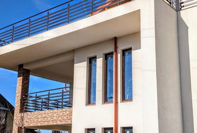 Apartament cu 4 camere decomandat în Otopeni