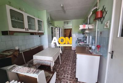 Apartament cu 4 camere decomandat în Central
