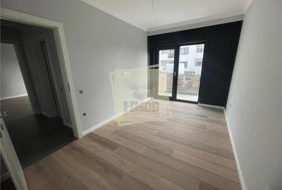 Apartament cu 3 camere semidecomandat în Șelimbăr