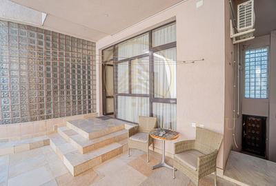 Ultracentral -Cladire impozanta  D+P+2E. - 45