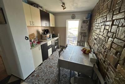 Apartament cu 2 camere decomandat, mobilat în Ampoi 2