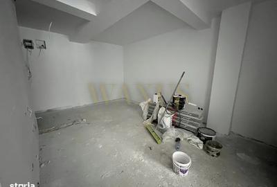 Apartament cu 3 camere semidecomandat în Florești