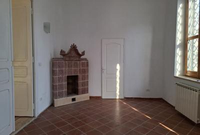 URGENT!, et. 1/P+2+M in vila arhitectonica, liber, NEGOCIABIL - 3
