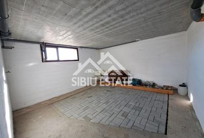 Casa Sibiu cu pivnita si garaj, curte mare - 9
