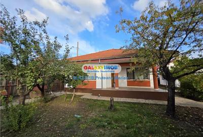 Casă individuală cu 4 camere în Central