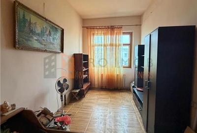 Apartament cu 2 camere semidecomandat în Broșteni