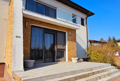 Casă individuală cu 10 camere în Băneasa