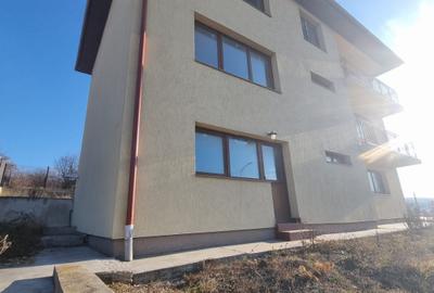 Casă individuală cu 6 camere în Iris