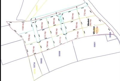 Teren intravilan de vânzare în Groși 713 mp, central - 2