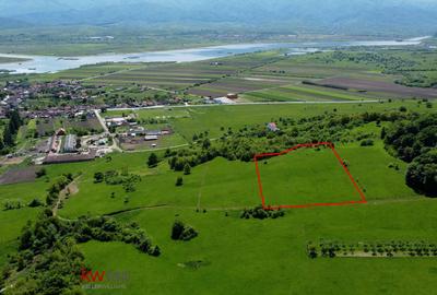 Teren 500 mp în Bradu, Sibiu – 7500 € – Zonă liniștită, priveliște munte - 9