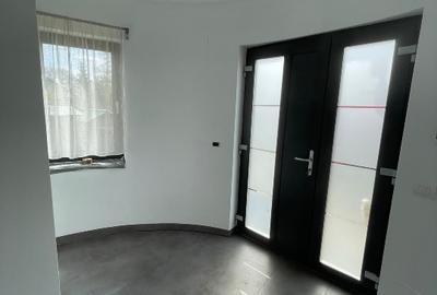 Casă de vânzare de 310 mp în Rădăuți! - 14