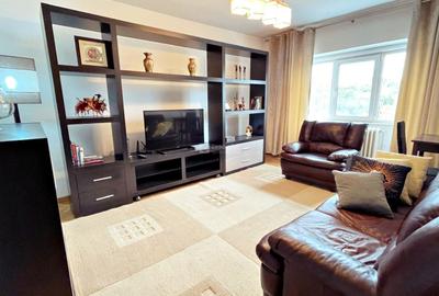 Apartament cu 3 camere decomandat, mobilat în Central